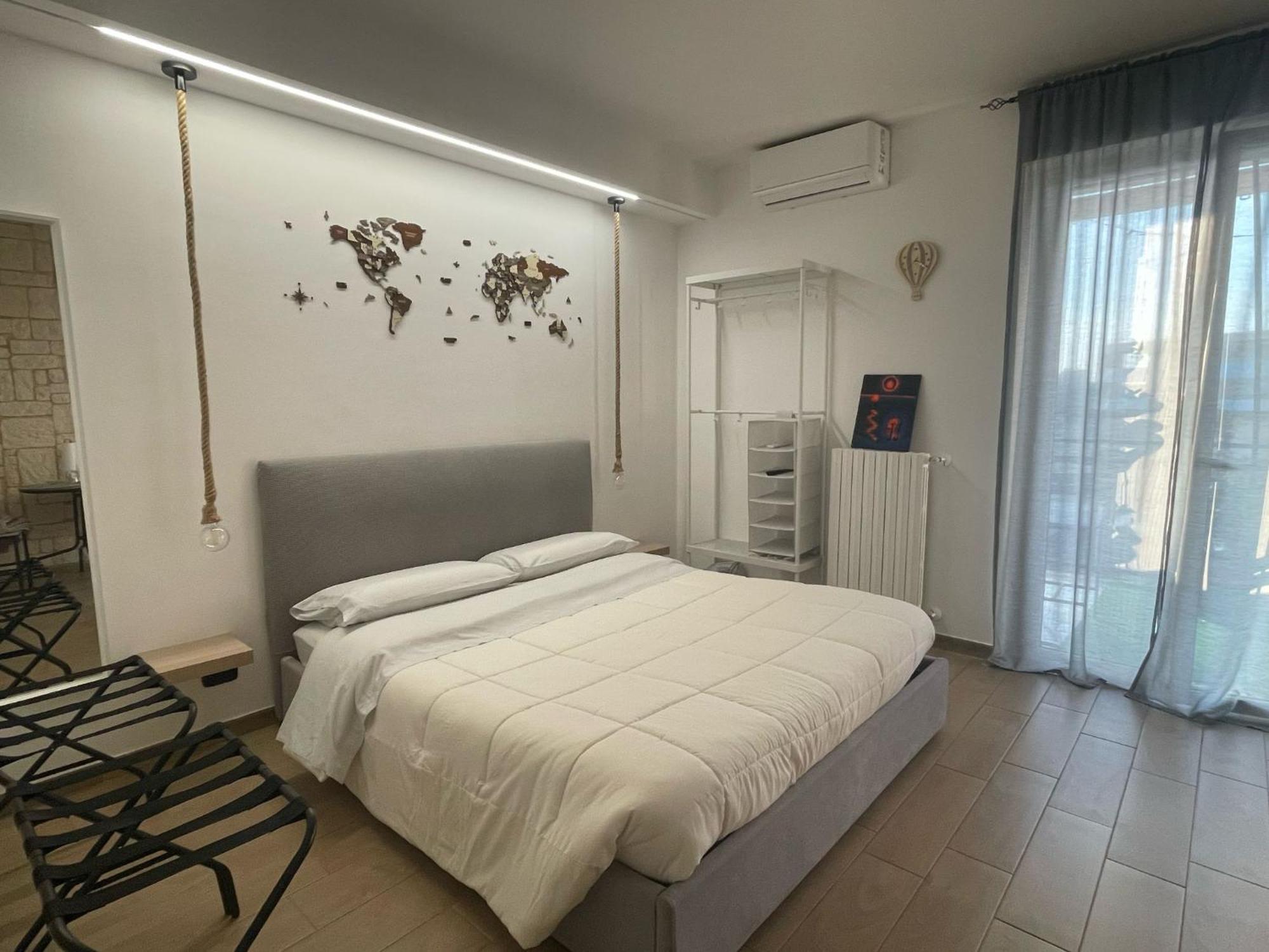 Wanderlust House Hotel Bari Luaran gambar